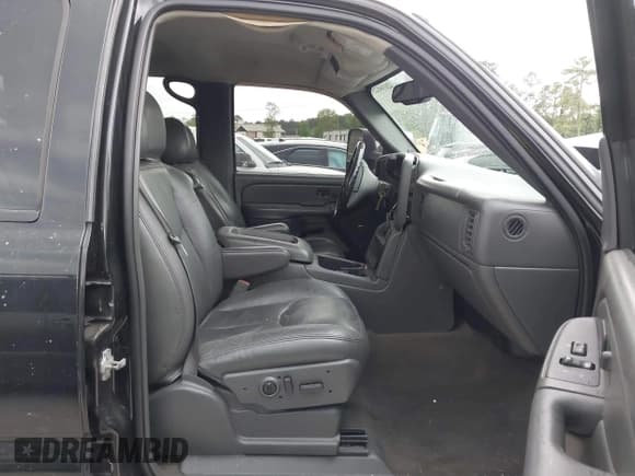 ✅ 2007 Chevrolet Silverado 2500HD LT1 • VIN: 1GCHK23D07F140810 • Lot: 42036025. Wystawiony na IAAI z przebiegiem 230 002 mil. Bezpłatny archiwum sprzedaży aukcyjnych z USA i szczegółowy raport historii pojazdu na DreamBid. Zdjęcie 5.