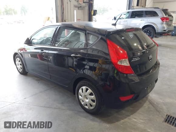 ✅ 2013 Hyundai Accent GS • VIN: KMHCT5AE0DU081040 • Lot: 42714515. Wystawiony na IAAI z przebiegiem 113 917 mil. Bezpłatny archiwum sprzedaży aukcyjnych z USA i szczegółowy raport historii pojazdu na DreamBid. Zdjęcie 3.