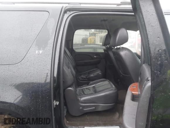 ✅ 2008 Chevrolet Suburban LTZ • VIN: 3GNFC16008G134309 • Lot: 43884502. Listed on IAAI with 240,434 mi. Free auction sales archive from the USA and detailed vehicle history report at DreamBid. Image 8.