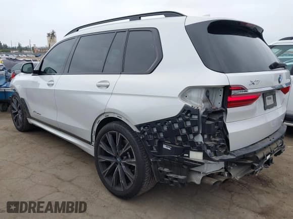 ✅ 2019 BMW X7 xDrive50i • VIN: 5UXCX4C54KLS38182 • Lot: 42205439. Listed on IAAI with 33,542 mi. Free auction sales archive from the USA and detailed vehicle history report at DreamBid. Image 3.