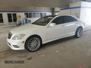 ✅ 2013 Mercedes-Benz S 550 • VIN: WDDNG7DB5DA518973 • Lot: 83976935. Wystawiony na Copart z przebiegiem 60 213 mil. Bezpłatny archiwum sprzedaży aukcyjnych z USA i szczegółowy raport historii pojazdu na DreamBid. Zdjęcie 1.