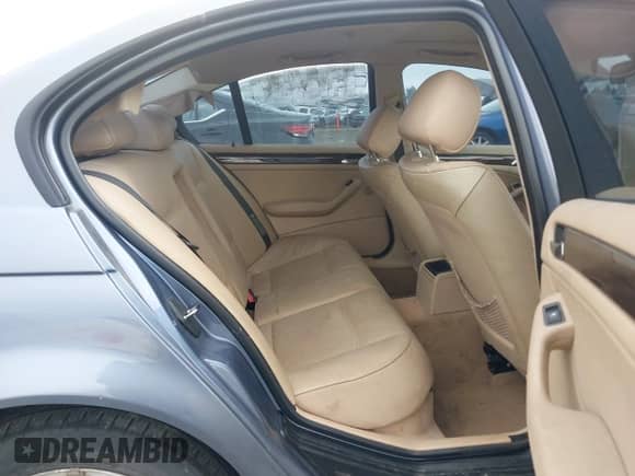 2003 BMW 3 Series 325xi с VIN WBAEU33413PM54969, выставлен на аукционе IAAI как лот 43336209 с пробегом 269 409 миль миль и . История ставок и продаж доступна на DreamBid. Изображение 8.