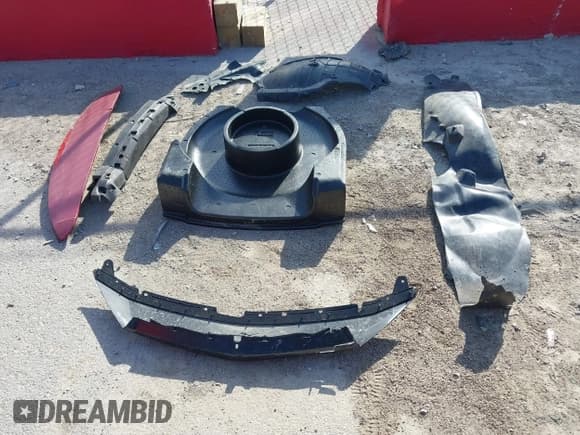 ✅ 2012 Chevrolet Captiva Sport LT • VIN: 3GNAL3E57CS613612 • Lot: 41851605. Wystawiony na IAAI z przebiegiem 288 773 mil. Bezpłatny archiwum sprzedaży aukcyjnych z USA i szczegółowy raport historii pojazdu na DreamBid. Zdjęcie 12.