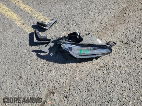 ✅ 2016 Volvo XC90 T6 Momentum • VIN: YV4A22PK6G1071528 • Lot: 90089025. Listed on Copart with 73,938 mi. Free auction sales archive from the USA and detailed vehicle history report at DreamBid. Image 13.