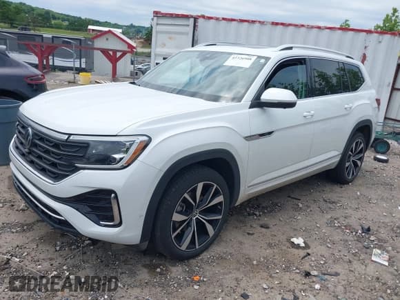 ✅ 2024 Volkswagen Atlas SEL Premium R-Line • VIN: 1V2FR2CA7RC598307 • Lot: 42326908. Listed on IAAI with 16,792 mi. Free auction sales archive from the USA and detailed vehicle history report at DreamBid. Image 2.