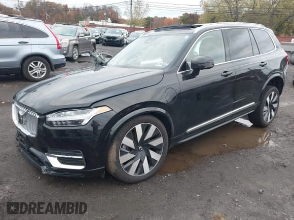 ✅ 2025 Volvo XC90 • VIN: YV4H60JF7S1303761 • Lot: 43584021. Wystawiony na IAAI z przebiegiem 9 510 mil. Bezpłatny archiwum sprzedaży aukcyjnych z USA i szczegółowy raport historii pojazdu na DreamBid. Zdjęcie 2.