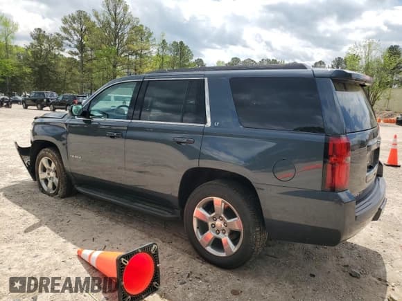 ✅ 2020 Chevrolet Tahoe LT • VIN: 1GNSKBKC0LR200082 • Lot: 51942985. Listed on Copart with 115,236 mi. Free auction sales archive from the USA and detailed vehicle history report at DreamBid. Image 2.