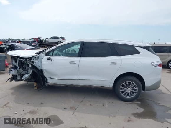 ✅ 2022 Buick Enclave Essence • VIN: 5GAERBKW6NJ113463 • Lot: 42171996. Wystawiony na IAAI z przebiegiem 85 944 mil. Bezpłatny archiwum sprzedaży aukcyjnych z USA i szczegółowy raport historii pojazdu na DreamBid. Zdjęcie 15.
