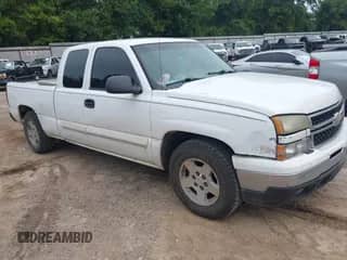 2007 Chevrolet Silverado 1500 LT1 z VIN 1GCEC19V17Z199664, wystawiony jako IAAI lot #42899559 z przebiegiem 376 728 mil mil oraz . Historia ofert i sprzedaży dostępna na DreamBid. Obrazek 1.