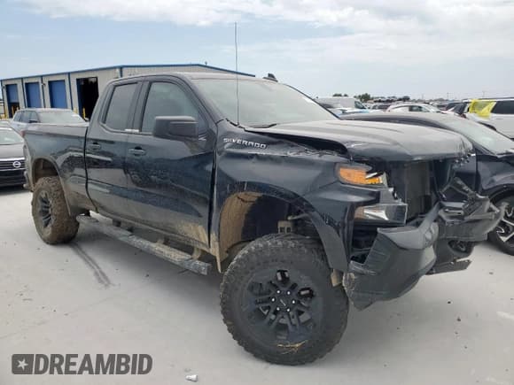 ✅ 2020 Chevrolet Silverado 1500 Custom • VIN: 1GCRYBEH9LZ160484 • Lot: 67183505. Wystawiony na Copart z przebiegiem Nie podano. Bezpłatny archiwum sprzedaży aukcyjnych z USA i szczegółowy raport historii pojazdu na DreamBid. Zdjęcie 4.