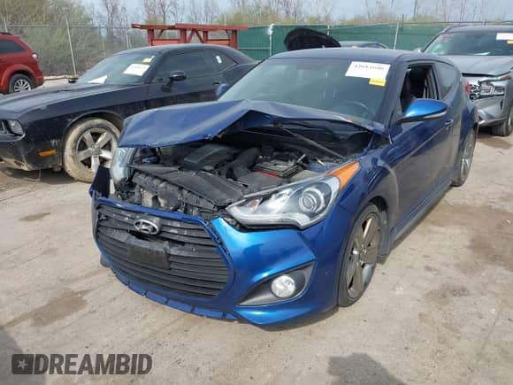 2015 Hyundai Veloster Turbo R-Spec z VIN KMHTC6AE1FU241628, wystawiony jako IAAI lot #42013008 z przebiegiem 110 357 mil mil oraz . Historia ofert i sprzedaży dostępna na DreamBid. Obrazek 6.