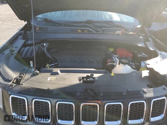 ✅ 2020 Jeep Compass Latitude • VIN: 3C4NJDBBXLT168020 • Lot: 90887665. Wystawiony na Copart z przebiegiem 60 964 mil. Bezpłatny archiwum sprzedaży aukcyjnych z USA i szczegółowy raport historii pojazdu na DreamBid. Zdjęcie 12.