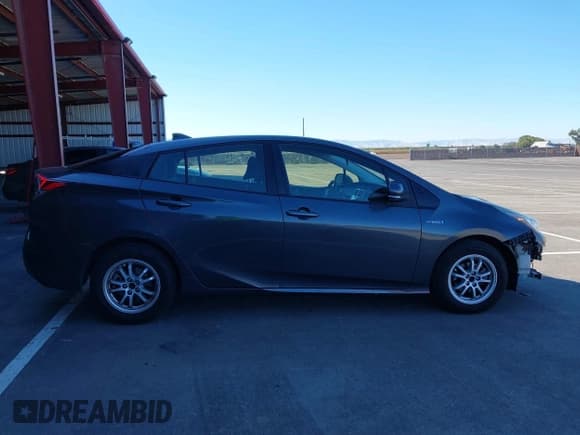✅ 2017 Toyota Prius Two • VIN: JTDKBRFU2H3029608 • Lot: 43480732. Listed on IAAI with 154,628 mi. Free auction sales archive from the USA and detailed vehicle history report at DreamBid. Image 13.