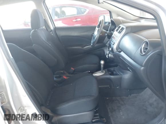 ✅ 2014 Nissan Note S Plus • VIN: 3N1CE2CP1EL420057 • Lot: 41657471. Wystawiony na IAAI z przebiegiem 124 779 mil. Bezpłatny archiwum sprzedaży aukcyjnych z USA i szczegółowy raport historii pojazdu na DreamBid. Zdjęcie 5.