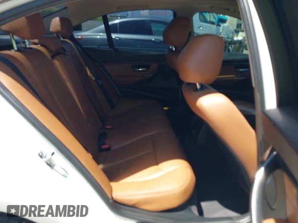✅ 2012 BMW 3 Series 328i • VIN: WBA3C1C57CF433959 • Lot: 42691145. Listed on IAAI with 155,620 mi. Free auction sales archive from the USA and detailed vehicle history report at DreamBid. Image 8.
