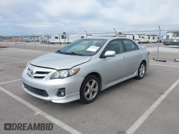 ✅ 2012 Toyota Corolla L • VIN: 2T1BU4EEXCC829807 • Lot: 43488396. Wystawiony na IAAI z przebiegiem 145 576 mil. Bezpłatny archiwum sprzedaży aukcyjnych z USA i szczegółowy raport historii pojazdu na DreamBid. Zdjęcie 17.