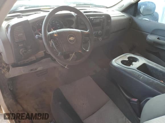 ✅ 2009 Chevrolet Silverado 2500HD Work Truck • VIN: 1GCHC49K19E108133 • Лот: 69440865. Опубликован ранее на Copart с пробегом 358 476 миль. Бесплатный доступ к архиву аукционных продаж из США и подробный отчёт об истории автомобиля на DreamBid. Изображение 8.