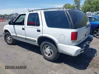 ✅ 2000 Chevrolet Blazer LT • VIN: 1GNDT13W8Y2398273 • Lot: 42403808. Wystawiony na IAAI z przebiegiem 113 493 mil. Bezpłatny archiwum sprzedaży aukcyjnych z USA i szczegółowy raport historii pojazdu na DreamBid. Zdjęcie 3.