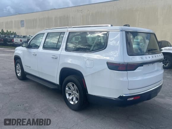 ✅ 2024 Jeep Grand Wagoneer • VIN: 1C4SJSCP7RS100091 • Лот: 89541675. Опубликован ранее на Copart с пробегом 5 778 миль. Бесплатный доступ к архиву аукционных продаж из США и подробный отчёт об истории автомобиля на DreamBid. Изображение 3.