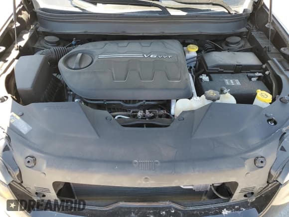 ✅ 2019 Jeep Cherokee Latitude • VIN: 1C4PJLCX7KD301625 • Lot: 66413075. Wystawiony na Copart z przebiegiem 56 223 mil. Bezpłatny archiwum sprzedaży aukcyjnych z USA i szczegółowy raport historii pojazdu na DreamBid. Zdjęcie 11.