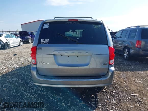 ✅ 2019 Dodge Grand Caravan SXT • VIN: 2C4RDGCG7KR636114 • Лот: 43142602. Опубликован ранее на IAAI с пробегом 85 938 миль. Бесплатный доступ к архиву аукционных продаж из США и подробный отчёт об истории автомобиля на DreamBid. Изображение 17.