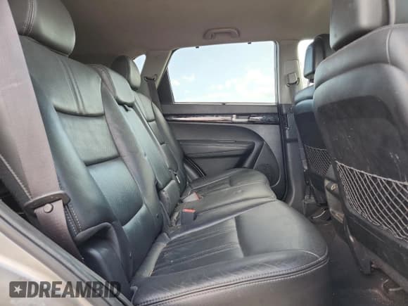 ✅ 2014 Kia Sorento LX • VIN: 5XYKTCA65EG540787 • Лот: 81329275. Опубликован ранее на Copart с пробегом 160 755 миль. Бесплатный доступ к архиву аукционных продаж из США и подробный отчёт об истории автомобиля на DreamBid. Изображение 11.