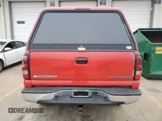 ✅ 2005 Chevrolet Silverado 1500 LS • VIN: 2GCEC19VX51374693 • Лот: 44377964. Опубликован ранее на Copart с пробегом 120 114 миль. Бесплатный доступ к архиву аукционных продаж из США и подробный отчёт об истории автомобиля на DreamBid. Изображение 6.