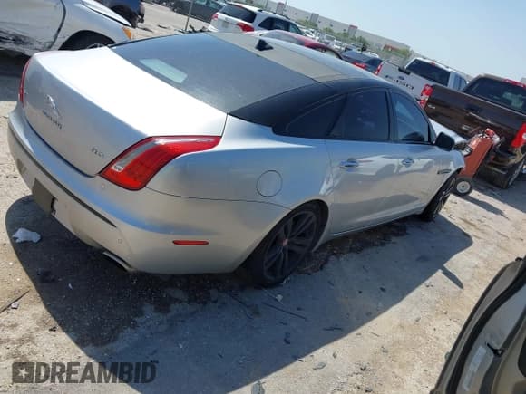 ✅ 2014 Jaguar XJ • VIN: SAJWA1CZXE8V59430 • Лот: 42252069. Опубликован ранее на IAAI с пробегом 87 150 миль. Бесплатный доступ к архиву аукционных продаж из США и подробный отчёт об истории автомобиля на DreamBid. Изображение 4.