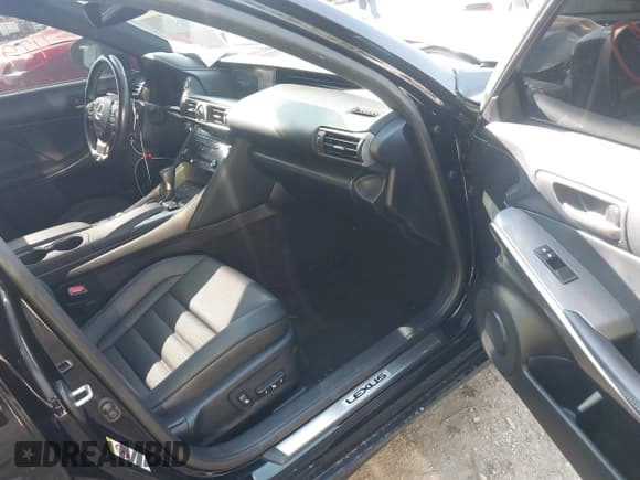 ✅ 2017 Lexus IS 300 • VIN: JTHCM1D26H5020382 • Lot: 42936690. Listed on IAAI with 101,395 mi. Free auction sales archive from the USA and detailed vehicle history report at DreamBid. Image 5.