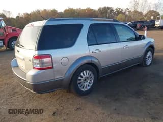 ✅ 2008 Ford Taurus X SEL • VIN: 1FMDK05W98GA43629 • Lot: 43536224. Wystawiony na IAAI z przebiegiem 277 391 mil. Bezpłatny archiwum sprzedaży aukcyjnych z USA i szczegółowy raport historii pojazdu na DreamBid. Zdjęcie 4.