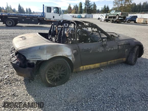 ✅ 2001 BMW Z3 3.0 • VIN: WBACN53491LJ58795 • Lot: 75800684. Wystawiony na Copart z przebiegiem Nie podano. Bezpłatny archiwum sprzedaży aukcyjnych z USA i szczegółowy raport historii pojazdu na DreamBid. Zdjęcie 3.