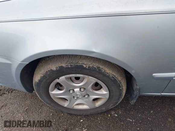 2005 Hyundai Accent GLS с VIN KMHCG35C85U354423, выставлен на аукционе IAAI как лот 41939445 с пробегом 134 952 миль миль и . История ставок и продаж доступна на DreamBid. Изображение 12.