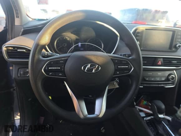 ✅ 2019 Hyundai Santa Fe SE • VIN: 5NMS2CAD0KH114542 • Lot: 92744135. Listed on Copart with 93,947 mi. Free auction sales archive from the USA and detailed vehicle history report at DreamBid. Image 9.