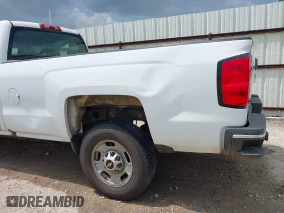 ✅ 2016 Chevrolet Silverado 2500HD Work Truck • VIN: 1GC2CUEG8GZ294539 • Lot: 42823521. Wystawiony na IAAI z przebiegiem 339 730 mil. Bezpłatny archiwum sprzedaży aukcyjnych z USA i szczegółowy raport historii pojazdu na DreamBid. Zdjęcie 6.