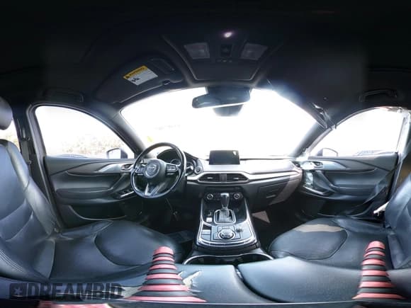 ✅ 2018 Mazda CX-9 Grand Touring • VIN: JM3TCADY7J0208167 • Lot: 43487387. Wystawiony na IAAI z przebiegiem 93 859 mil. Bezpłatny archiwum sprzedaży aukcyjnych z USA i szczegółowy raport historii pojazdu na DreamBid. Zdjęcie 18.