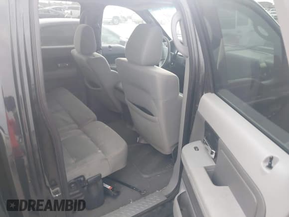 ✅ 2007 Ford F-150 XLT • VIN: 1FTRW12W57KB84718 • Лот: 43786992. Опубликован ранее на IAAI с пробегом 296 214 миль. Бесплатный доступ к архиву аукционных продаж из США и подробный отчёт об истории автомобиля на DreamBid. Изображение 8.