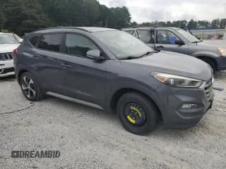 ✅ 2018 Hyundai Tucson Value • VIN: KM8J33A27JU804556 • Лот: 84006025. Опубликован ранее на Copart с пробегом 90 520 миль. Бесплатный доступ к архиву аукционных продаж из США и подробный отчёт об истории автомобиля на DreamBid. Изображение 4.
