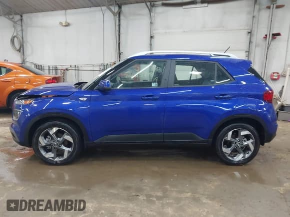 ✅ 2024 Hyundai Venue SEL • VIN: KMHRC8A3XRU299388 • Lot: 42155918. Listed on IAAI with 2,626 mi. Free auction sales archive from the USA and detailed vehicle history report at DreamBid. Image 14.