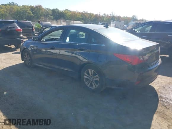 ✅ 2014 Hyundai Sonata GLS • VIN: 5NPEB4AC0EH869627 • Lot: 43363810. Listed on IAAI with 87,961 mi. Free auction sales archive from the USA and detailed vehicle history report at DreamBid. Image 3.