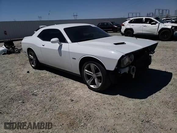 ✅ 2015 Dodge Challenger R/T • VIN: 2C3CDZAT8FH737065 • Lot: 51809354. Wystawiony na Copart z przebiegiem 94 366 mil. Bezpłatny archiwum sprzedaży aukcyjnych z USA i szczegółowy raport historii pojazdu na DreamBid. Zdjęcie 11.