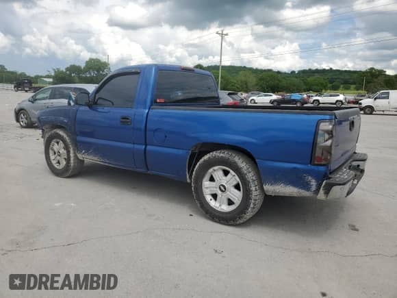 2004 Chevrolet Silverado 1500 z VIN 1GCEC14X24Z144385, wystawiony jako Copart lot #56837495 z przebiegiem 261 696 mil mil oraz Szkoda całkowita • Salvage title. Historia ofert i sprzedaży dostępna na DreamBid. Obrazek 2.