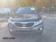 ✅ 2012 Kia Sorento LX • VIN: 5XYKTCA64CG208093 • Лот: 43602711. Опубликован ранее на IAAI с пробегом 125 111 миль. Бесплатный доступ к архиву аукционных продаж из США и подробный отчёт об истории автомобиля на DreamBid. Изображение 12.