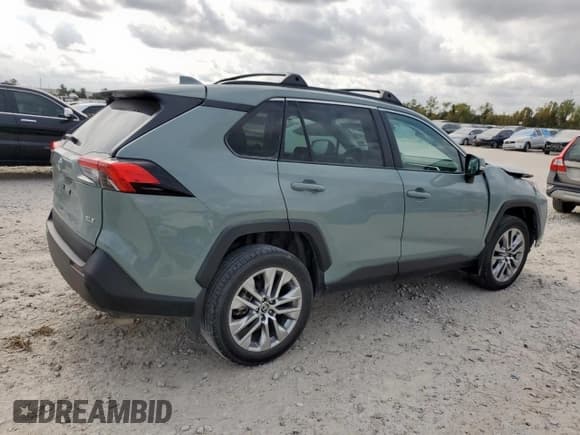 ✅ 2023 Toyota RAV4 XLE Premium • VIN: 2T3C1RFV1PW290434 • Lot: 92096425. Wystawiony na Copart z przebiegiem 44 273 mil. Bezpłatny archiwum sprzedaży aukcyjnych z USA i szczegółowy raport historii pojazdu na DreamBid. Zdjęcie 3.