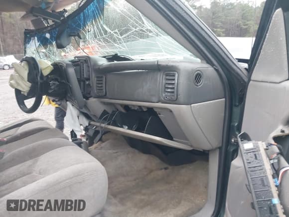 ✅ 2003 Chevrolet Suburban LT • VIN: 1GNFK16Z13R269812 • Lot: 41532118. Wystawiony na IAAI z przebiegiem Nie podano. Bezpłatny archiwum sprzedaży aukcyjnych z USA i szczegółowy raport historii pojazdu na DreamBid. Zdjęcie 5.