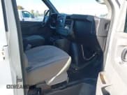 ✅ 2012 Chevrolet Express Cargo • VIN: 1GCZGTCAXC1180840 • Lot: 43242320. Wystawiony na IAAI z przebiegiem 399 391 mil. Bezpłatny archiwum sprzedaży aukcyjnych z USA i szczegółowy raport historii pojazdu na DreamBid. Zdjęcie 5.