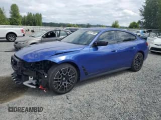 ✅ 2025 BMW i4 M50 • VIN: WBY33HD06SFU40221 • Lot: 61971985. Wystawiony na Copart z przebiegiem 4 991 mil. Bezpłatny archiwum sprzedaży aukcyjnych z USA i szczegółowy raport historii pojazdu na DreamBid. Zdjęcie 1.
