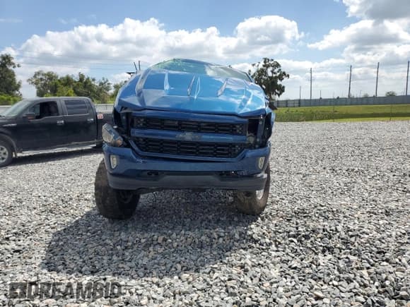✅ 2017 Chevrolet Silverado 1500 LT • VIN: 3GCUKREC5HG126557 • Lot: 84657925. Wystawiony na Copart z przebiegiem Nie podano. Bezpłatny archiwum sprzedaży aukcyjnych z USA i szczegółowy raport historii pojazdu na DreamBid. Zdjęcie 5.