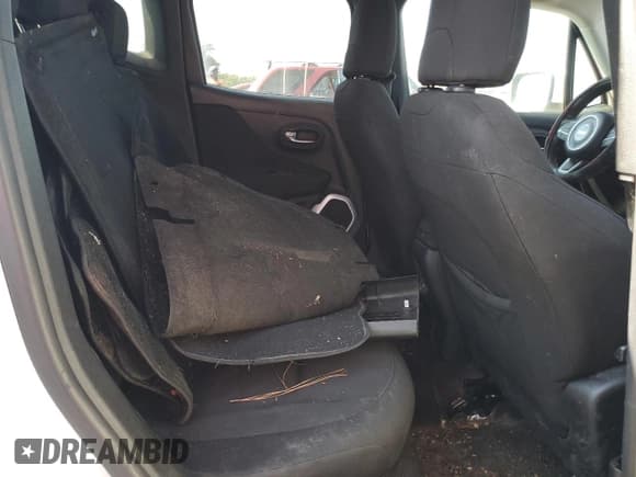 ✅ 2018 Jeep Renegade Latitude • VIN: ZACCJABB1JPH19722 • Lot: 93326005. Wystawiony na Copart z przebiegiem 193 285 mil. Bezpłatny archiwum sprzedaży aukcyjnych z USA i szczegółowy raport historii pojazdu na DreamBid. Zdjęcie 10.