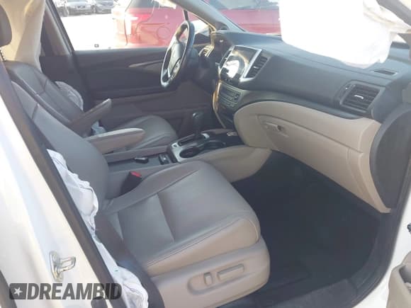 ✅ 2017 Honda Pilot EX-L • VIN: 5FNYF5H7XHB014193 • Lot: 43040443. Listed on IAAI with 246,920 mi. Free auction sales archive from the USA and detailed vehicle history report at DreamBid. Image 5.