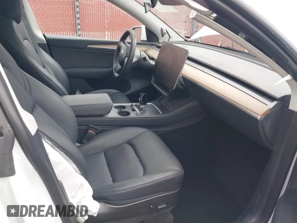 ✅ 2023 Tesla Model Y Long Range • VIN: 7SAYGAEE9PF702910 • Lot: 42199519. Wystawiony na IAAI z przebiegiem 91 094 mil. Bezpłatny archiwum sprzedaży aukcyjnych z USA i szczegółowy raport historii pojazdu na DreamBid. Zdjęcie 5.